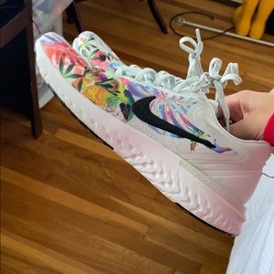 Nike odyssey sneakers